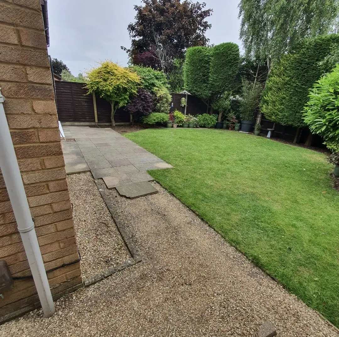 Professional driveway builders in Woking installing a residential driveway