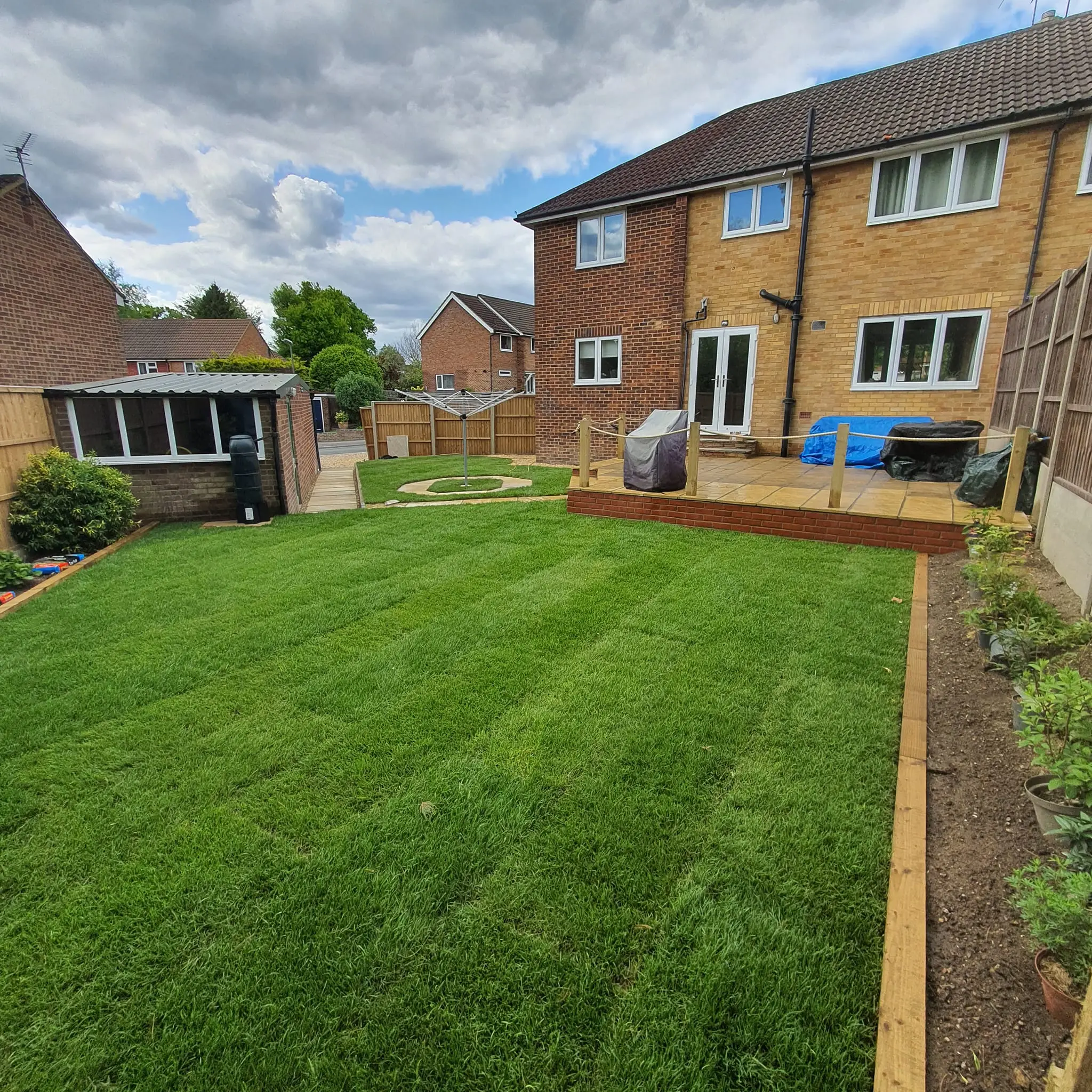 New driveway in Woking with modern block paving design and edging